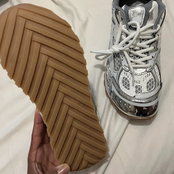 Bottega Venneta Women's Sneakers - Picture 2 of 5